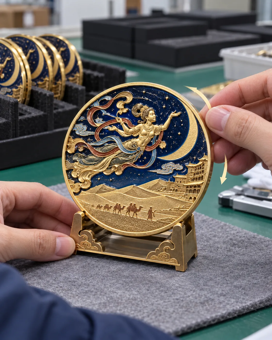 敦煌丝路陈列纪念章定制案例|可拆展示底座质检