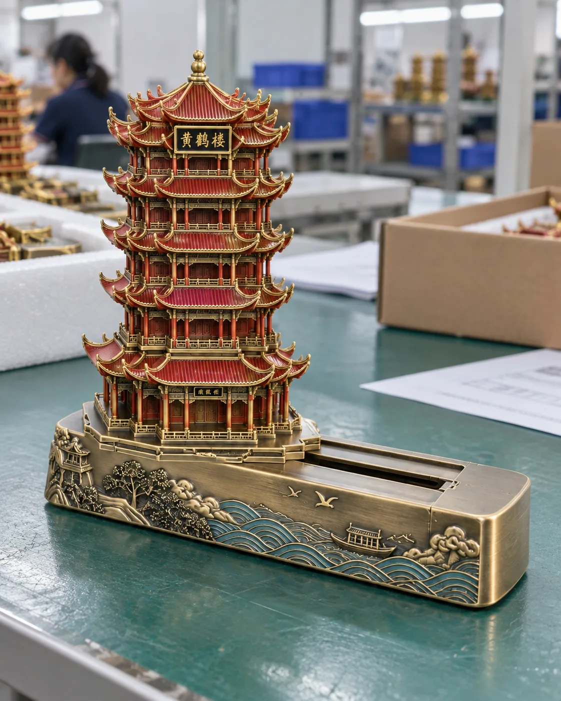 武汉黄鹤楼金属摆件定制案例|隐藏滑轨与名片槽侧面厚度
